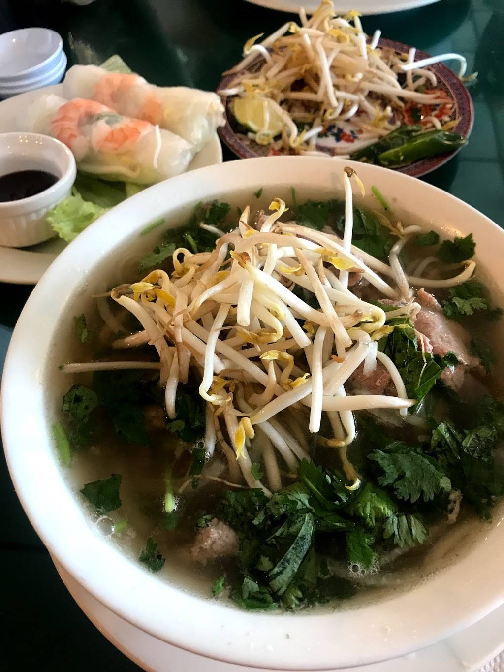 Pho Chau | restaurant | 1640 W Mockingbird Ln, Dallas, TX 75235, USA | 2146789600 OR +1 214-678-9600