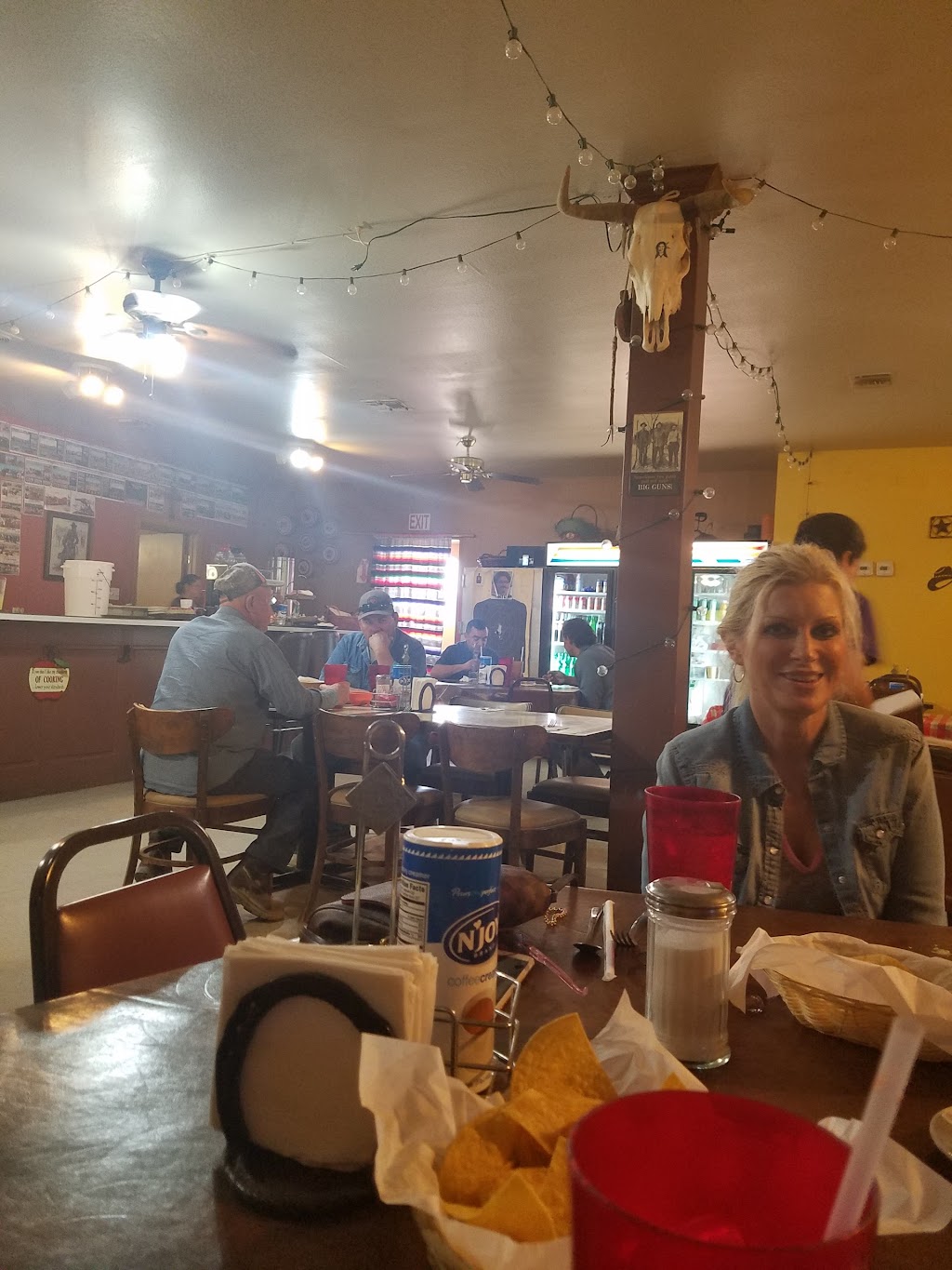 El Rancho | restaurant | 2716 S County Rd 1200, Midland, TX 79706, USA | 4326875499 OR +1 432-687-5499