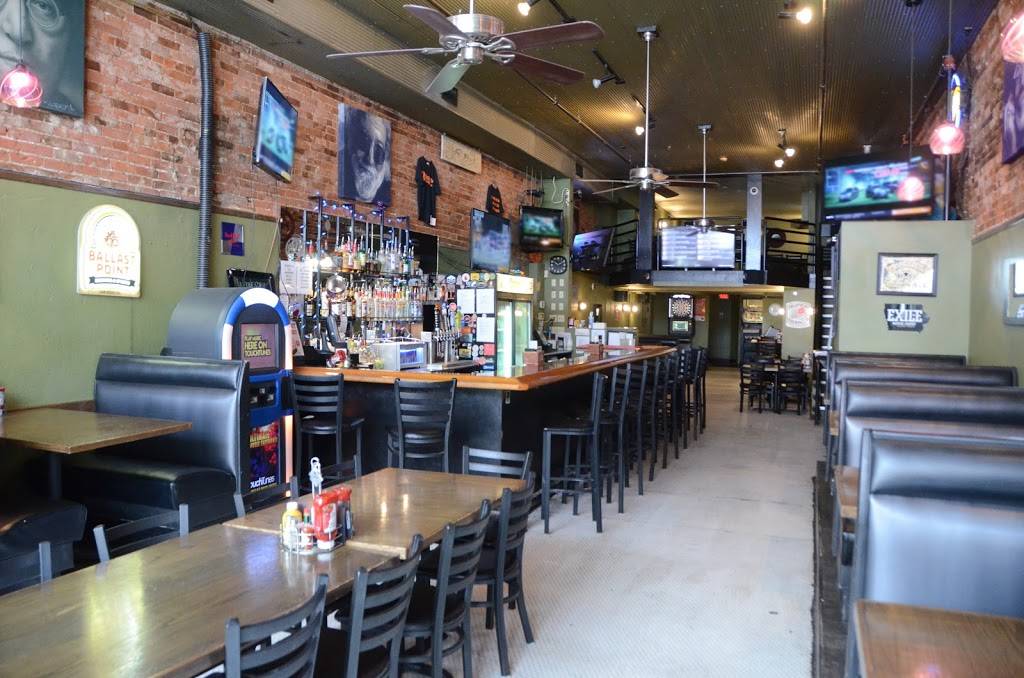 Quintons Bar & Deli | restaurant | 215 E Washington St, Iowa City, IA 52240, USA | 3193547074 OR +1 319-354-7074