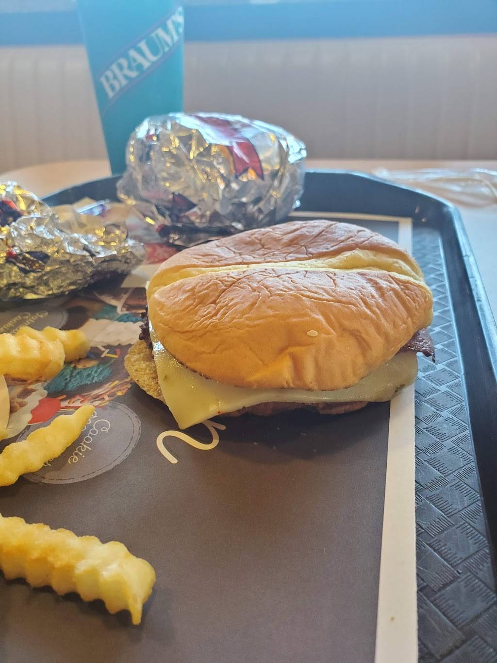 Braums Ice Cream & Burger Restaurant | restaurant | 2001 NW 164th St, Edmond, OK 73012, USA | 4053414542 OR +1 405-341-4542