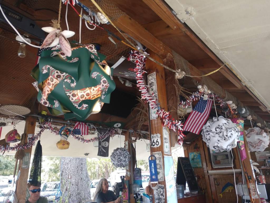 ChiknButt Cafe | restaurant | 6621 Riverside Dr, Yankeetown, FL 34498, USA | 3524056670 OR +1 352-405-6670