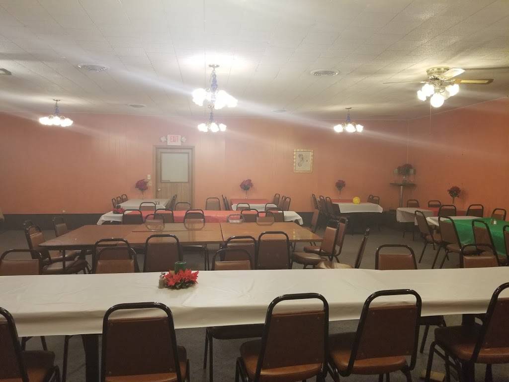 Cissna Park Family Restaurant | restaurant | 104 N 2nd St, Cissna Park, IL 60924, USA | 8154572994 OR +1 815-457-2994