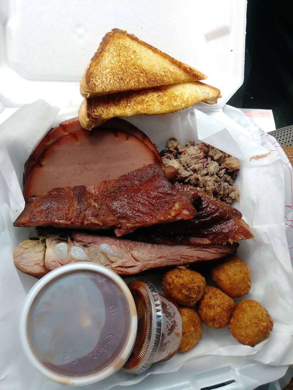 Montys bbq | restaurant | 6151 E Tecumseh St, Tulsa, OK 74115, USA | 5396644099 OR +1 539-664-4099