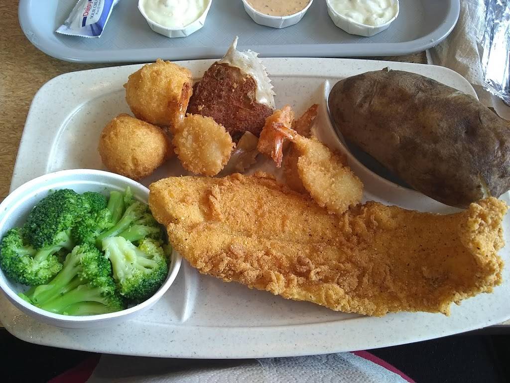 Captain Ds | restaurant | 6027 W Colonial Dr, Orlando, FL 32808, USA | 4072983466 OR +1 407-298-3466