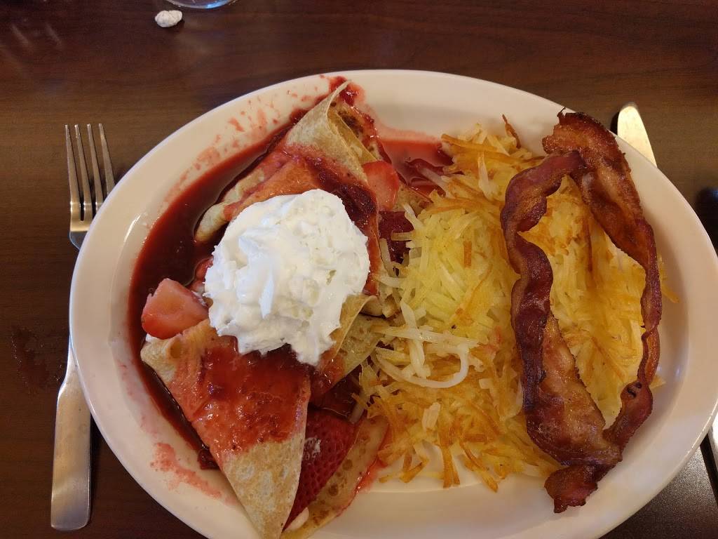 Village Inn | bakery | 2901 N Main St, Hutchinson, KS 67502, USA | 6206623116 OR +1 620-662-3116