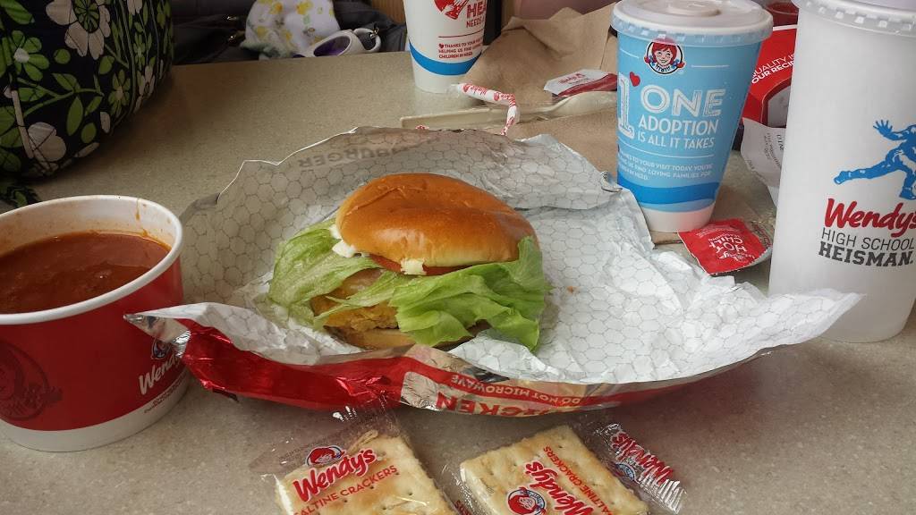 Wendys | restaurant | 900 Market Dr, Emporia, VA 23847, USA | 4343480274 OR +1 434-348-0274