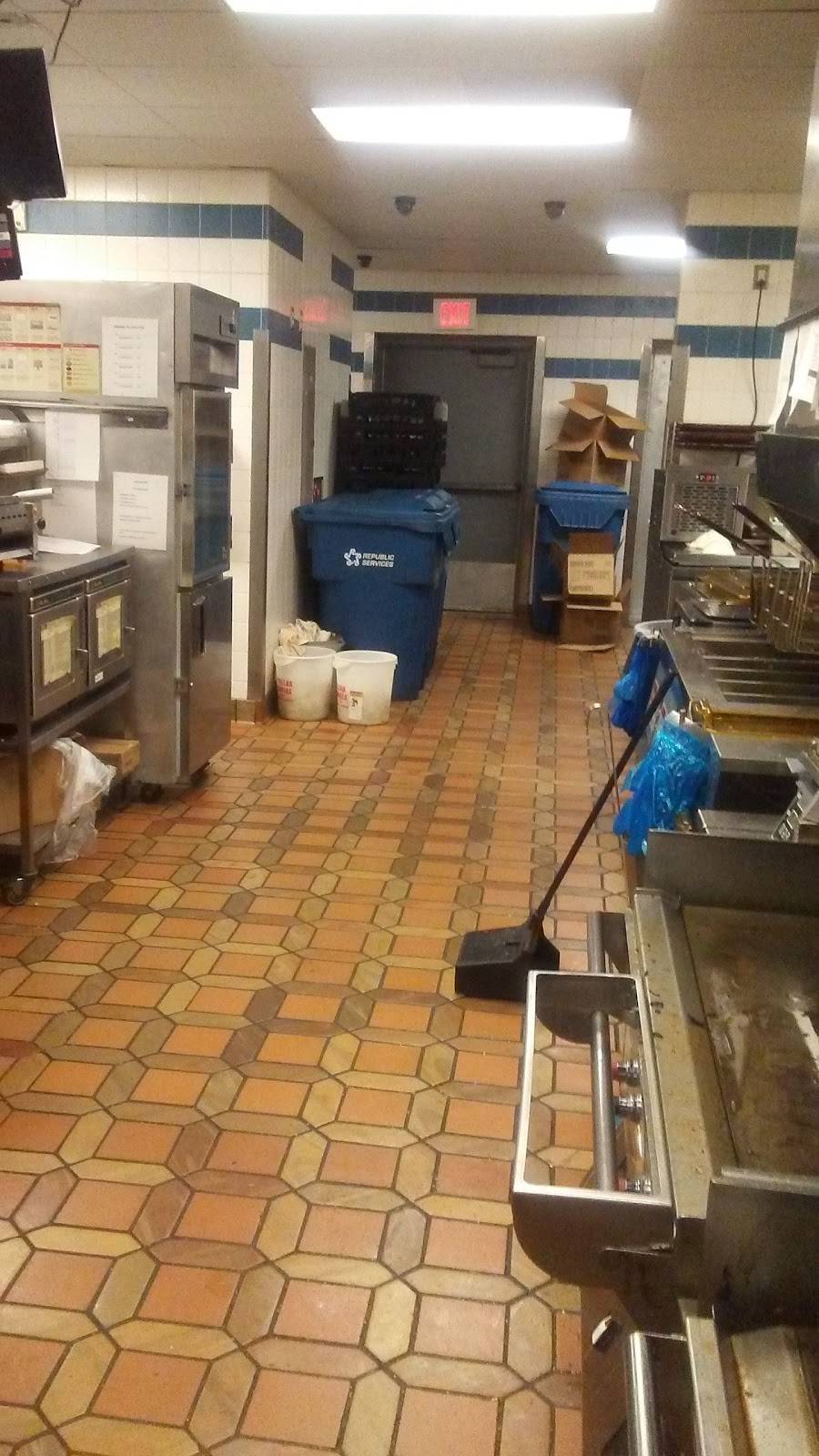 McDonalds | cafe | 428 N Main St, Niles, OH 44446, USA | 3306523328 OR +1 330-652-3328