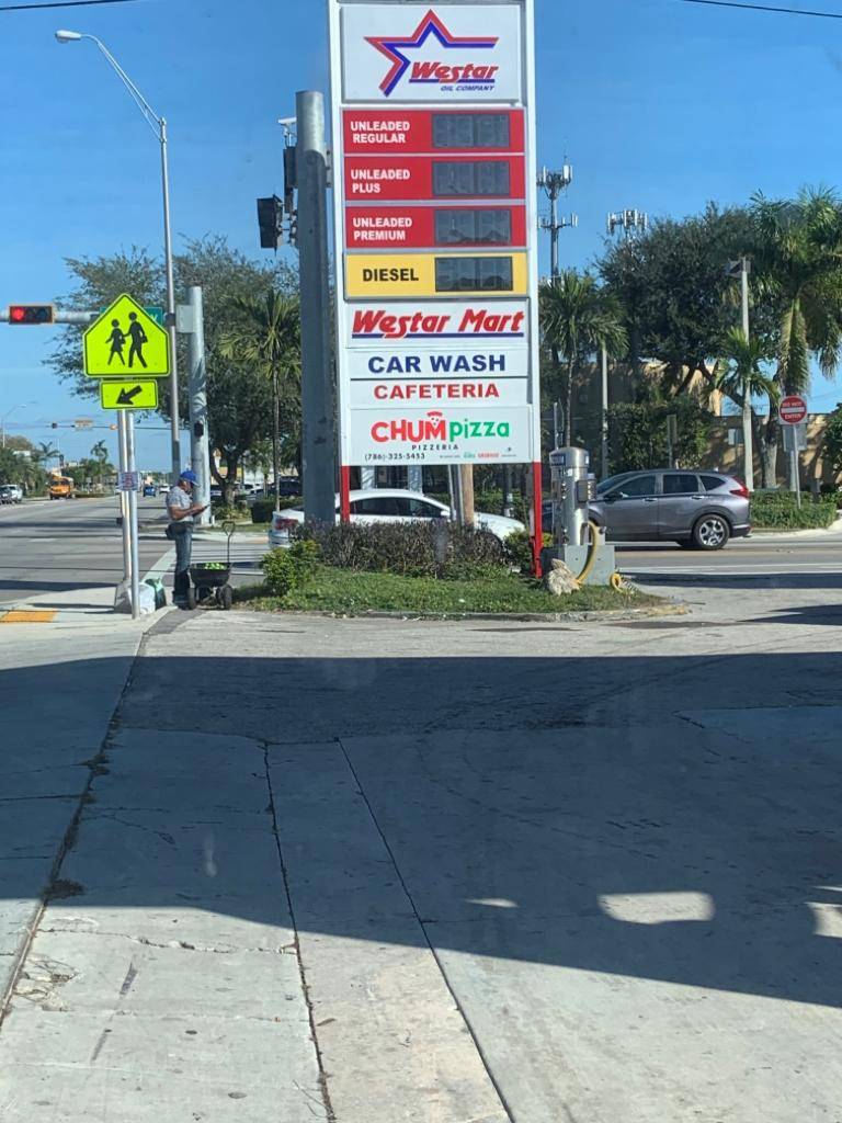 Chum Pizza | restaurant | 9700 SW 40th St, Miami, FL 33165, USA | 7863255453 OR +1 786-325-5453