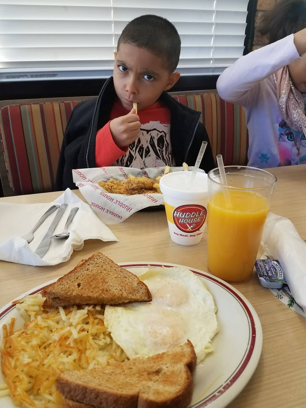 Huddle House | restaurant | 143 US-441, Clayton, GA 30525, USA | 7067827398 OR +1 706-782-7398