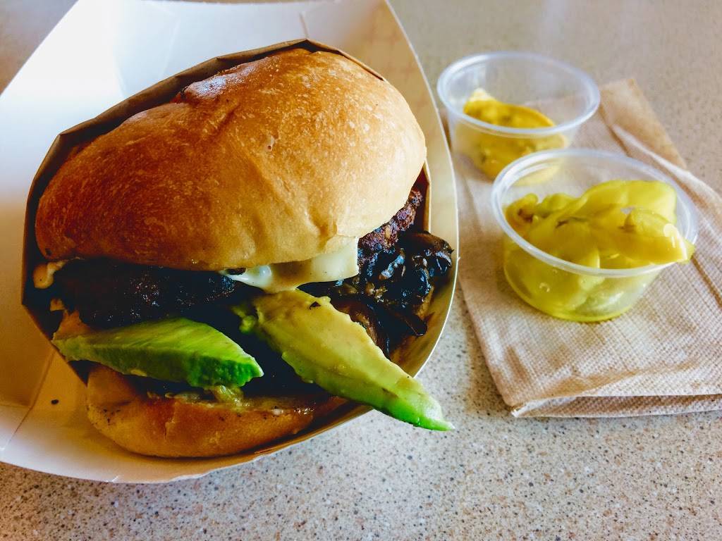 Cafe 152 Burger Company | restaurant | 8401 Church St, Gilroy, CA 95020, USA | 4087672055 OR +1 408-767-2055