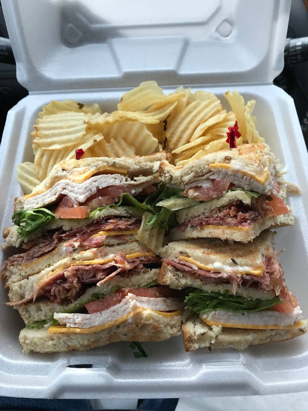 Virginia Diner, Inc | restaurant | 408 County Drive, North St, Wakefield, VA 23888, USA | 7578993106 OR +1 757-899-3106