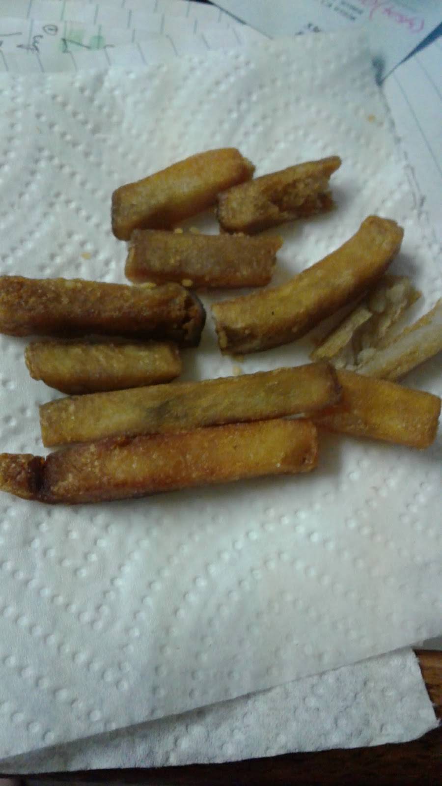 Izzys Burgers & BBQ | restaurant | 13915 S Park Dr, Magalia, CA 95954, USA | 5304139709 OR +1 530-413-9709