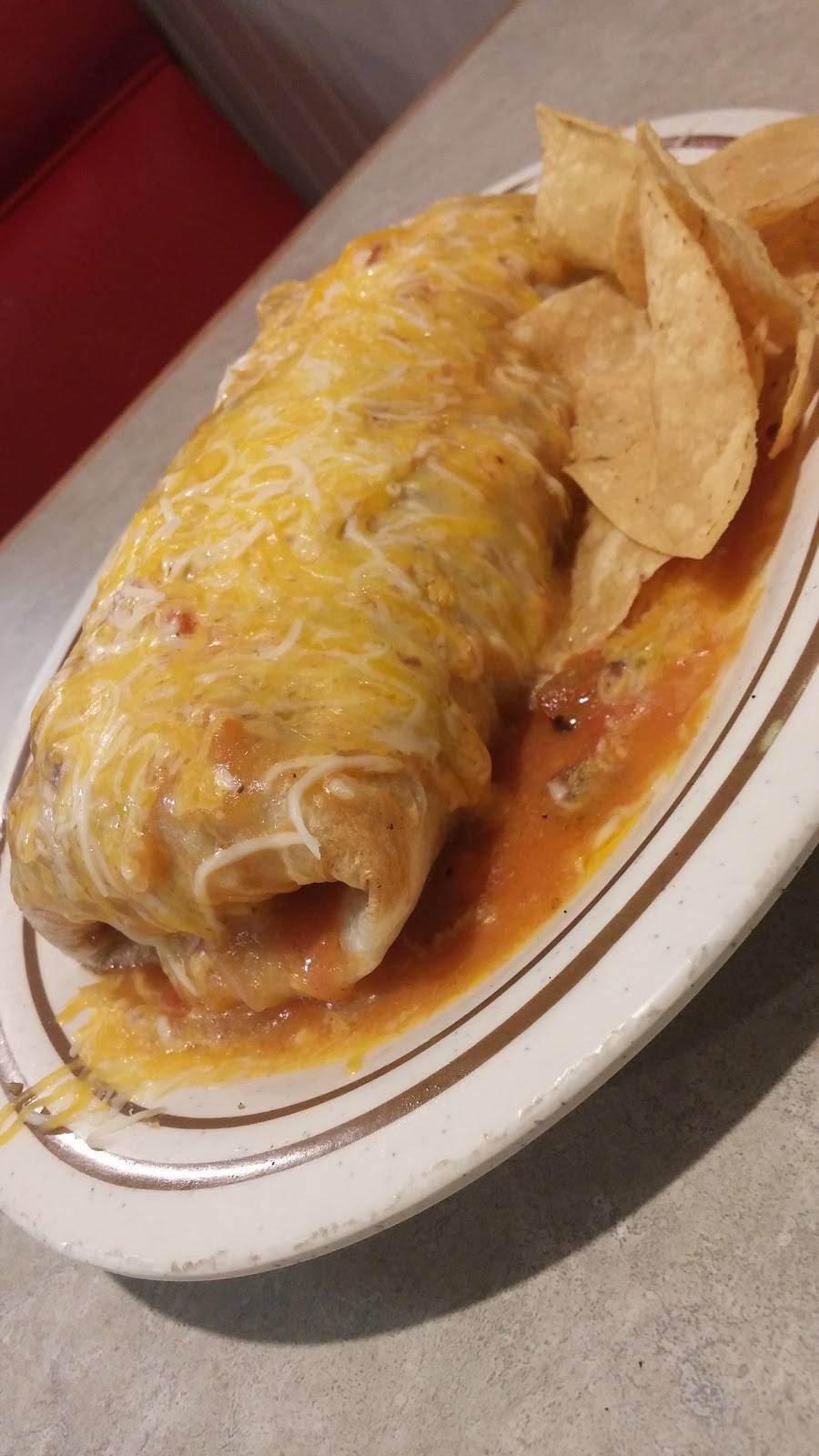 Peters Burgers & Mexican Food | restaurant | 923 W 6th St, Corona, CA 92882, USA | 9512793488 OR +1 951-279-3488