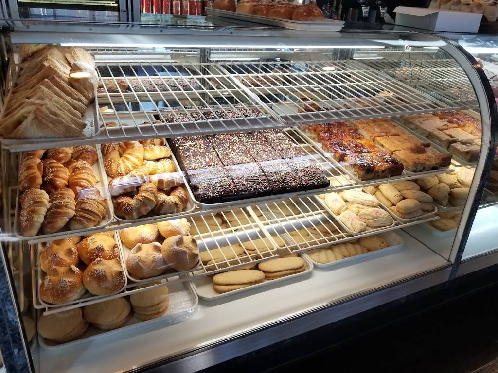 Gigis Café Cubano | cafe | 2200 W Temple St, Los Angeles, CA 90026, USA | 2134836152 OR +1 213-483-6152