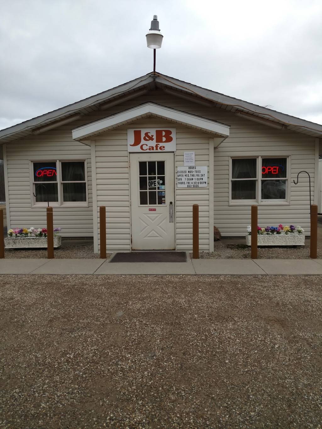 J&B Cafe | restaurant | 6054 Canton Rd NW, Carrollton, OH 44615, USA | 3308639606 OR +1 330-863-9606