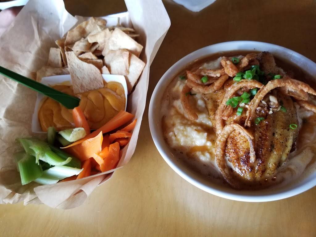 Smithtown Seafood | restaurant | 501 W 6th St, Lexington, KY 40508, USA | 8593034100 OR +1 859-303-4100