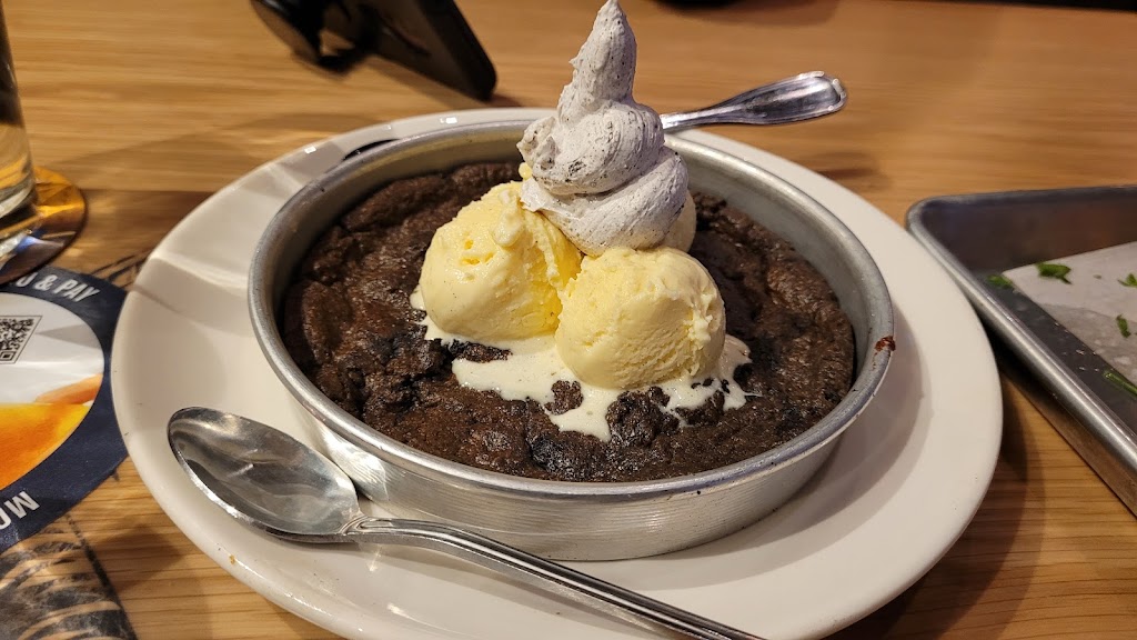 BJs Restaurant & Brewhouse | restaurant | 15081 South La Grange Road, Orland Park, IL 60462, USA | 3126677620 OR +1 312-667-7620