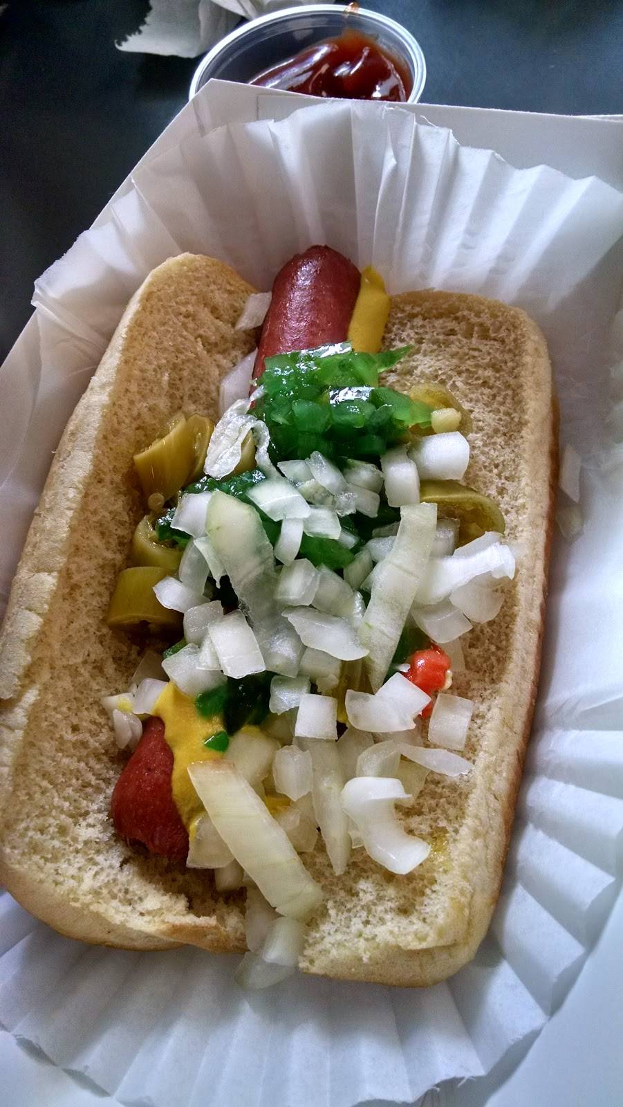 Byrons Hot Dog | restaurant | 1701 W Lawrence Ave, Chicago, IL 60640, USA | 7732710900 OR +1 773-271-0900