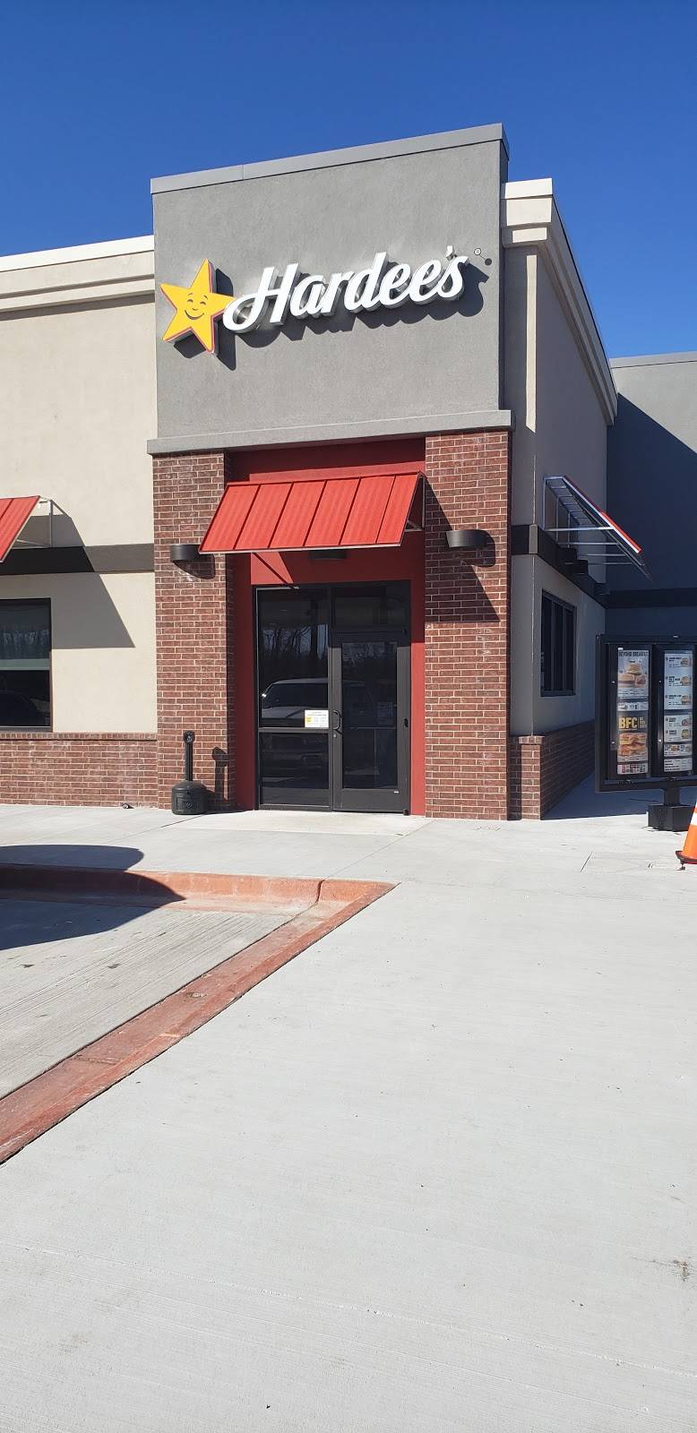 Hardees | restaurant | 14137 Plank Rd, Milan, MI 48160, USA | 7344397406 OR +1 734-439-7406