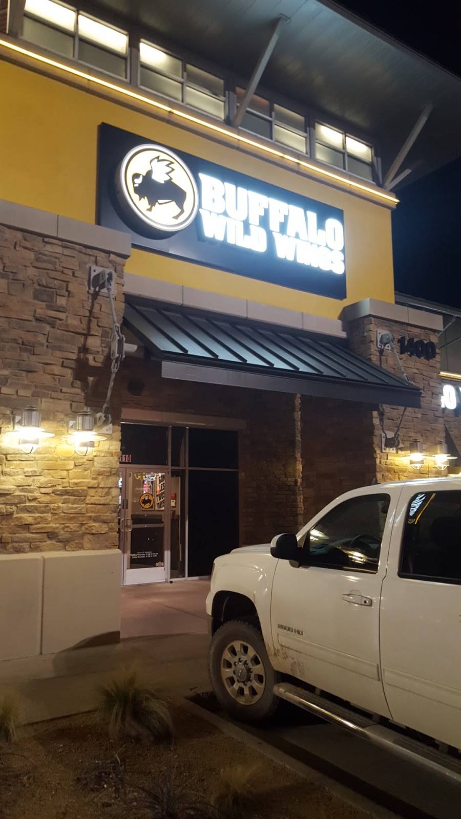 Buffalo Wild Wings | restaurant | 1400 TX-288 Loop Suite 110, Denton, TX 76205, USA | 9403870924 OR +1 940-387-0924