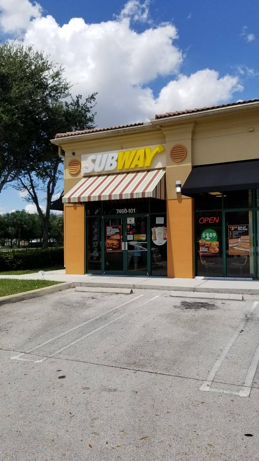 Subway Restaurants | restaurant | Hagens Ranch Plaza, 7460 W Boynton Beach Blvd STE 101, Boynton Beach, FL 33437, USA | 5613695612 OR +1 561-369-5612