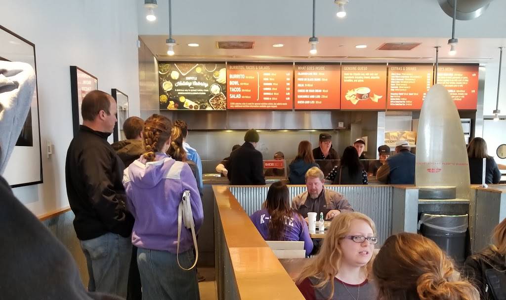 Chipotle Mexican Grill | restaurant | 2040 SW Wanamaker Rd #103, Topeka, KS 66604, USA | 7852733692 OR +1 785-273-3692