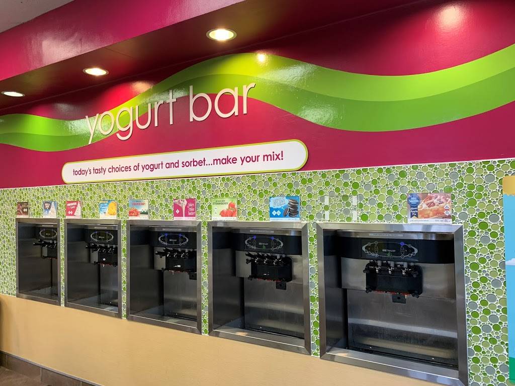 Menchies Frozen Yogurt | restaurant | 13595 Whittier Blvd, Whittier, CA 90605, USA | 5626965676 OR +1 562-696-5676