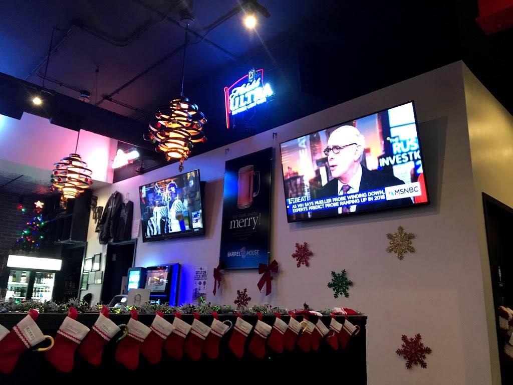 Barrel House | restaurant | 685 Avenue of the Cities Ste 4, Silvis, IL 61282, USA | 3092811427 OR +1 309-281-1427