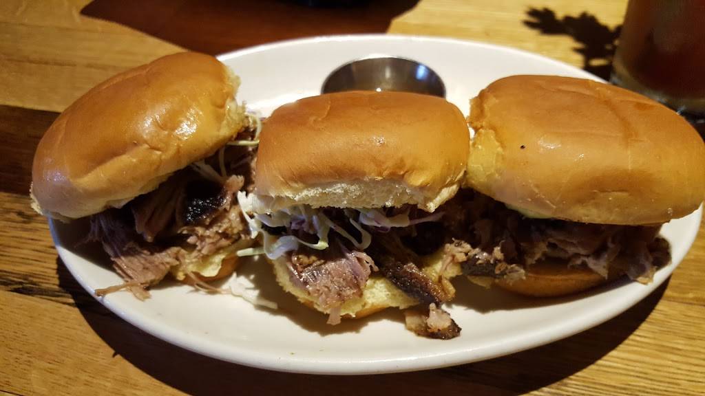 Wood Ranch BBQ & Grill | restaurant | 110 N 1st St, Burbank, CA 91502, USA | 7472002460 OR +1 747-200-2460