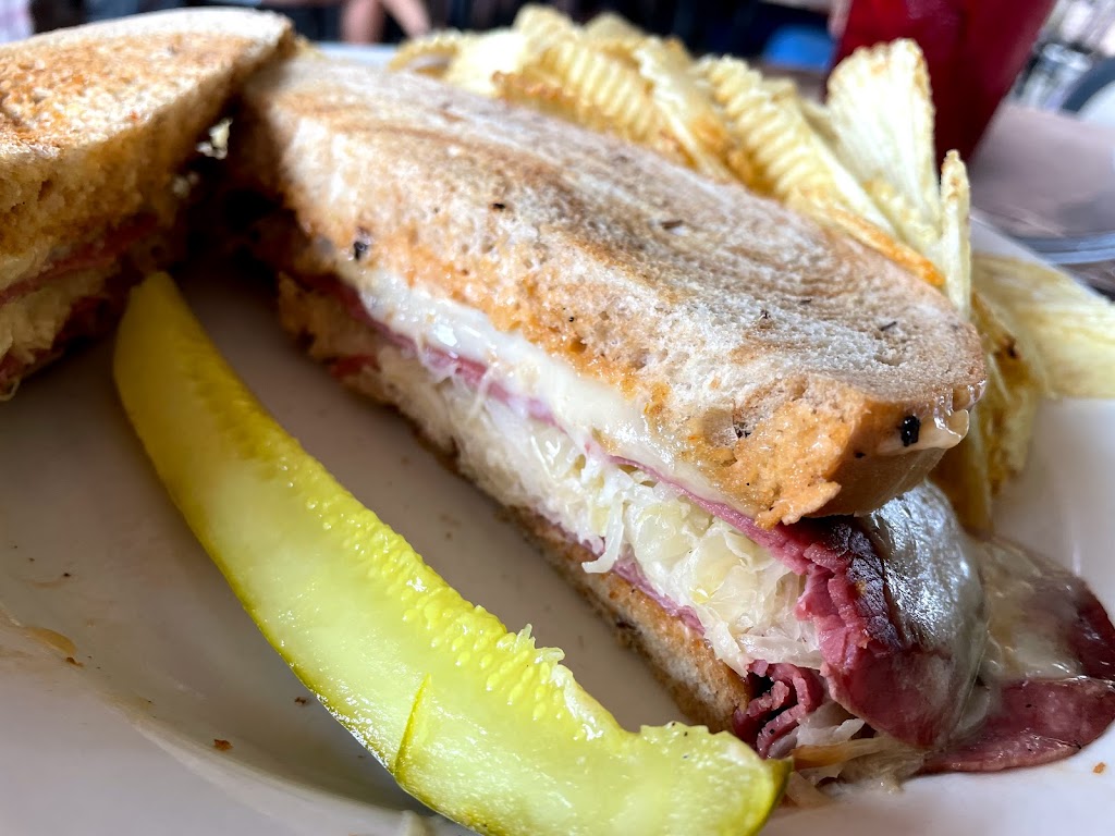 Red Maple Inn | restaurant | 5 N Main St, Guilford, ME 04443, USA | 2078764445 OR +1 207-876-4445