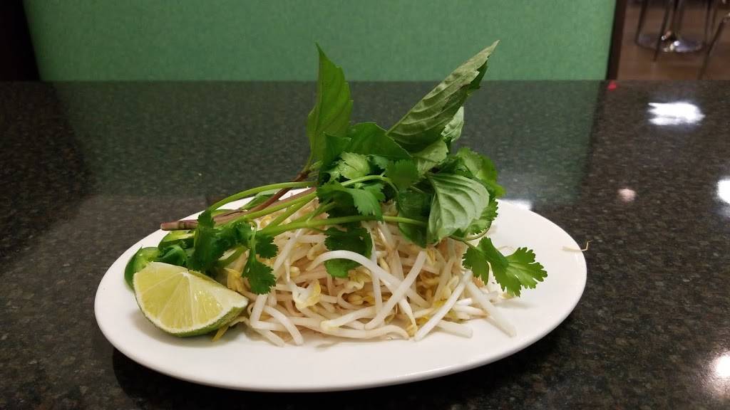 Pho Basil | restaurant | 1531 Eldridge Pkwy, Houston, TX 77077, USA | 2814936100 OR +1 281-493-6100