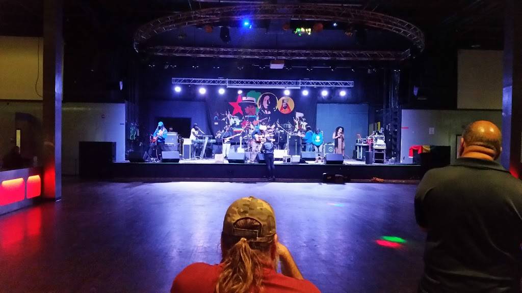 Phase 2 Dining & Entertainment | night club | 4009 Murray Pl, Lynchburg, VA 24501, USA | 4348463206 OR +1 434-846-3206