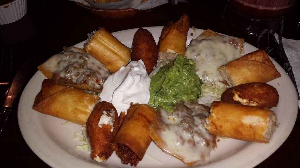 Santa Fe Restaurant | restaurant | 132 E Church St, Sandwich, IL 60548, USA | 8157866737 OR +1 815-786-6737