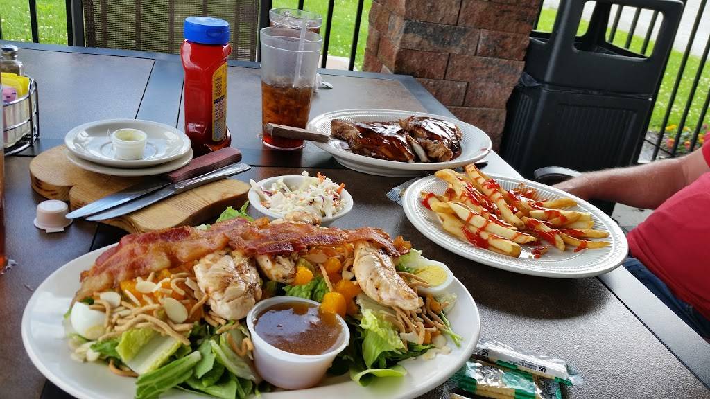 Crossroads Family Restaurant | restaurant | 615 US-50, Versailles, IN 47042, USA | 8126893000 OR +1 812-689-3000