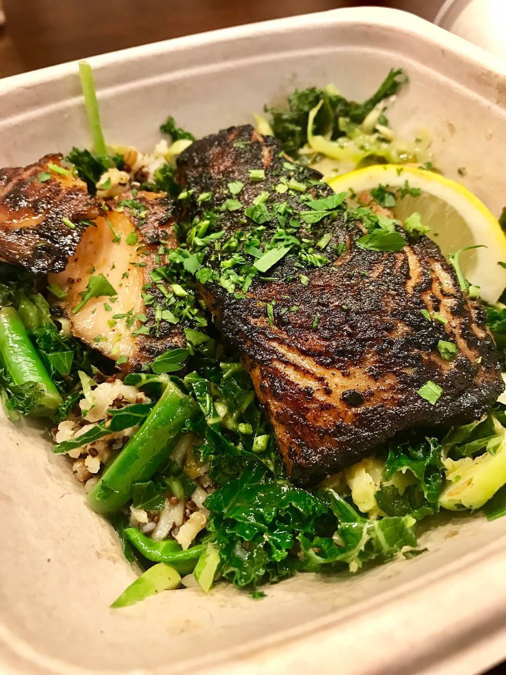 Brown Bag Seafood Co. | restaurant | Revival Food Hall, 125 S Clark St, Chicago, IL 60603, USA | 7737706173 OR +1 773-770-6173