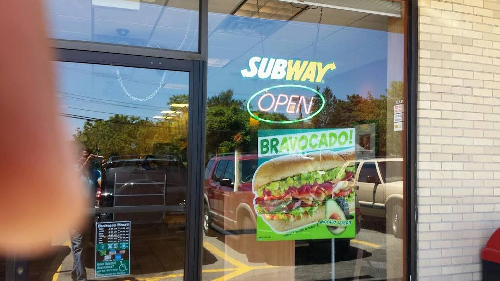 Subway | restaurant | 94 Prospect St, Milford, MA 01757, USA | 5084732500 OR +1 508-473-2500