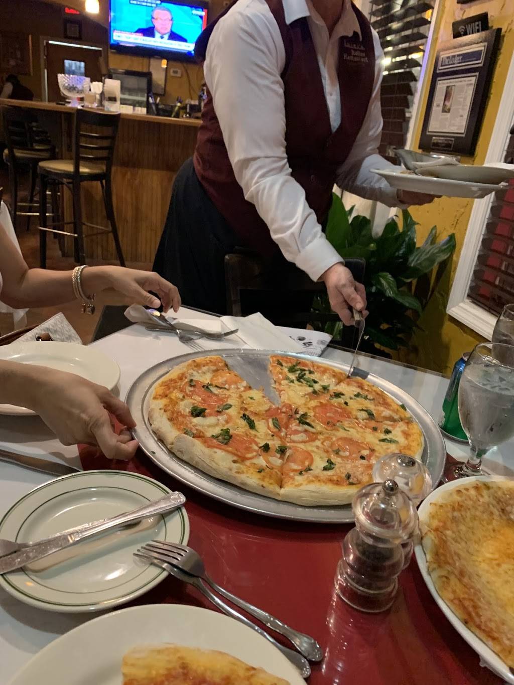 Luigis Restaurant | restaurant | 228 S Lake Shore Way, Lake Alfred, FL 33850, USA | 8639569100 OR +1 863-956-9100