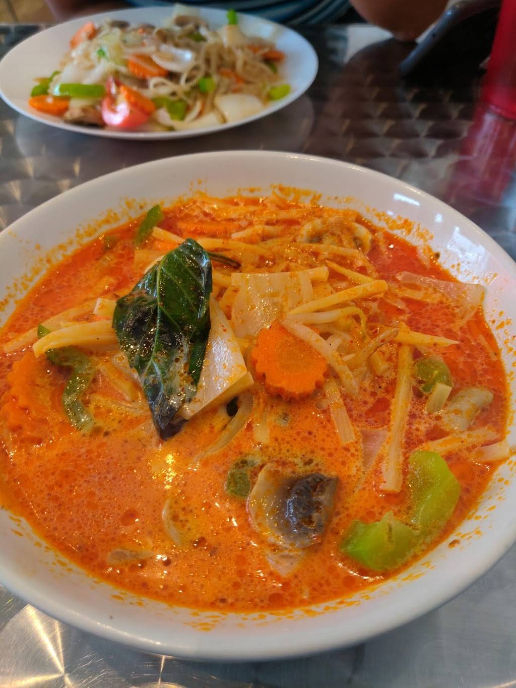 Ginger Thai Cuisine | restaurant | 111 W 2nd St, Cedar Falls, IA 50613, USA | 3192662150 OR +1 319-266-2150