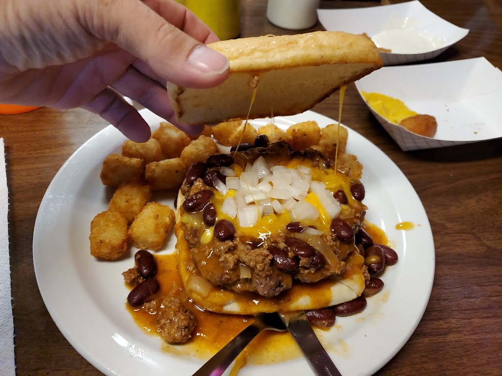 Meridian Corner | restaurant | 43915 US-18, Freeman, SD 57029, USA | 6053875000 OR +1 605-387-5000