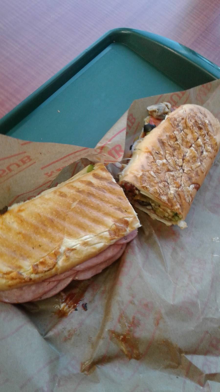 Mr.Sub | restaurant | 1725 Dundas St E, Mississauga, ON L4X 1L5, Canada | 9056254166 OR +1 905-625-4166