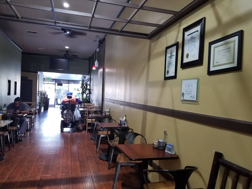 Auras Family Restaurant & Juice Bar | restaurant | 18401 Sherman Way, Reseda, CA 91335, USA | 8187571400 OR +1 818-757-1400