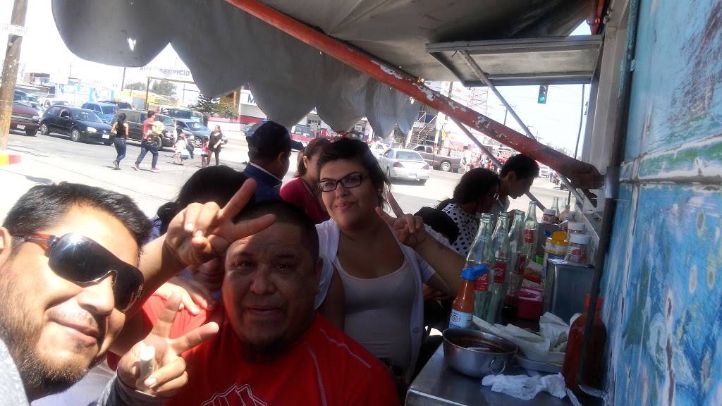 "Mariscos La Bufadora" de el GUERO | restaurant | Av. Flores Magón & Ignacio Ramírez, Salvatierra, 22607 Tijuana, BCS, Mexico | 016643879160 OR +52 664 387 9160