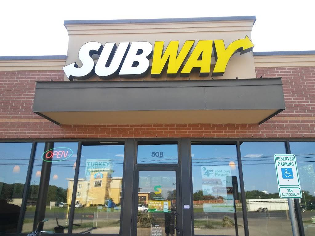 Subway Restaurants | restaurant | 508 S Broadway St Hwy 174, Joshua, TX 76058, USA | 8175177827 OR +1 817-517-7827