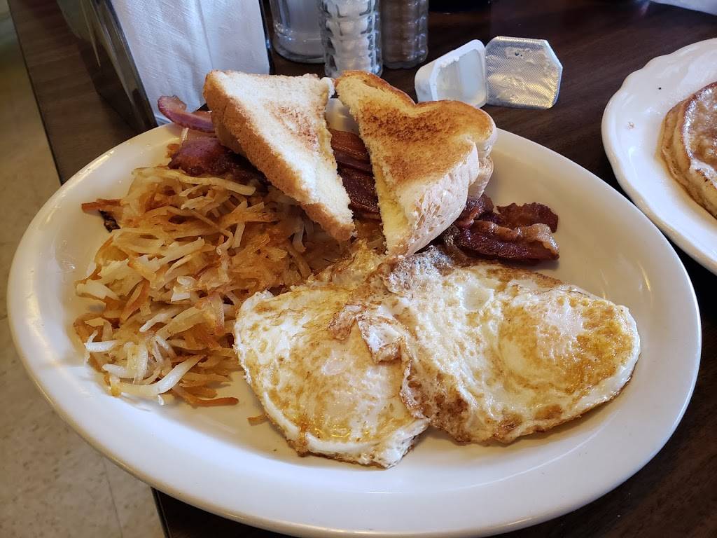 Old Fill Inn Station | restaurant | 208 Main St, Batchtown, IL 62006, USA | 6183960466 OR +1 618-396-0466