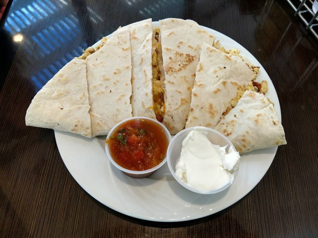 Chef Peters Bistro | restaurant | 17300 N Sun Village Pkwy, Surprise, AZ 85374, USA | 6233221011 OR +1 623-322-1011