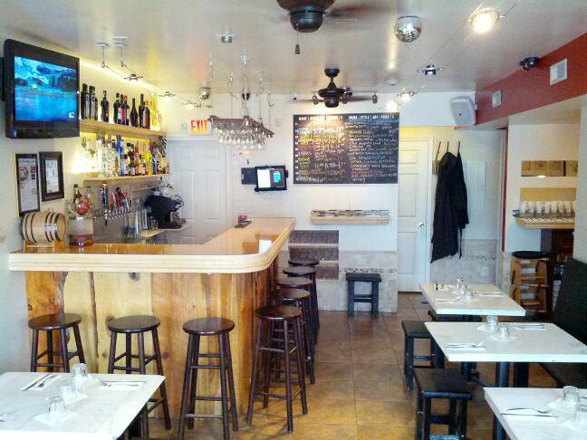 Menomale Craft Beer and Pizza | restaurant | 2711 12th St NE, Washington, DC 20018, USA | 2022483946 OR +1 202-248-3946