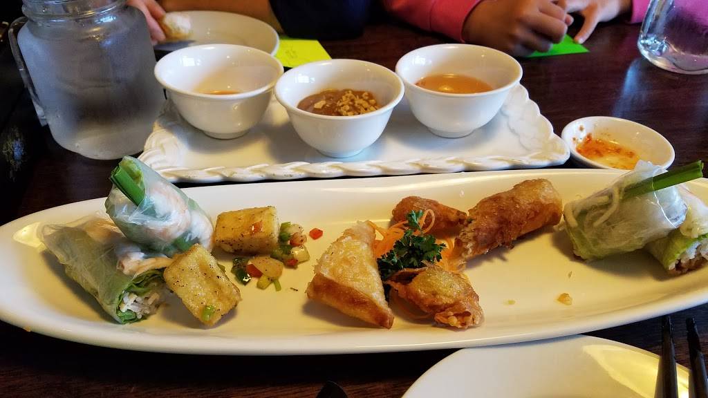 Kims Pho Vietnamese Kitchen + Bar | restaurant | 9675 Fairfax Blvd, Fairfax, VA 22031, USA | 7038654060 OR +1 703-865-4060