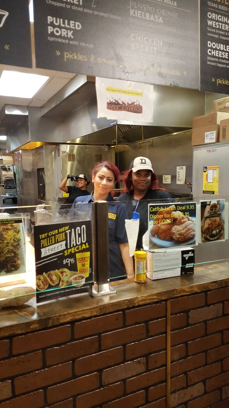 Dickeys Barbecue Pit | restaurant | 1056 W Ave K, Lancaster, CA 93534, USA | 6619498888 OR +1 661-949-8888