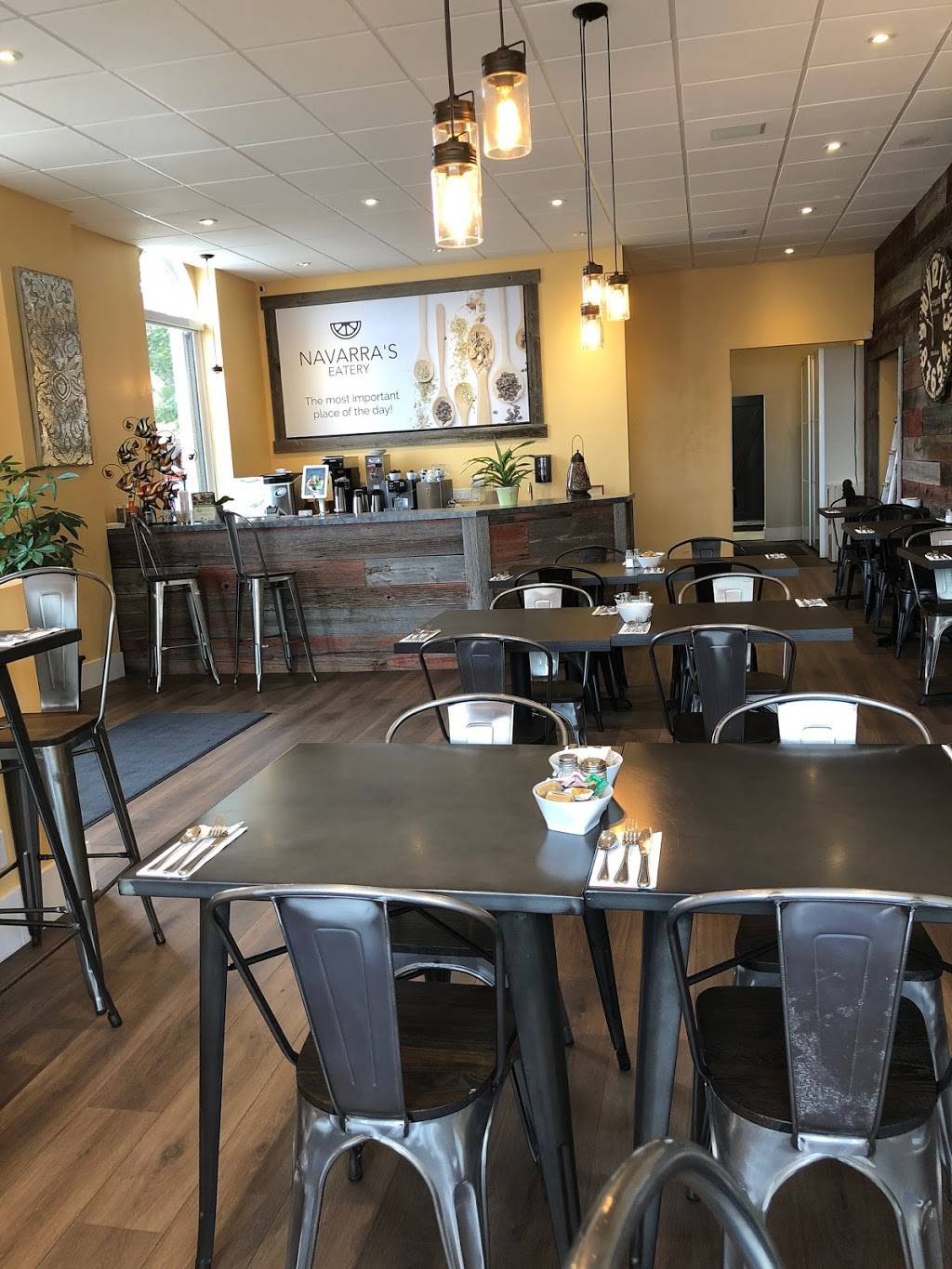 Navarras Eatery | restaurant | 1 Main St S, Uxbridge, ON L9P 1J2, Canada | 9058527669 OR +1 905-852-7669