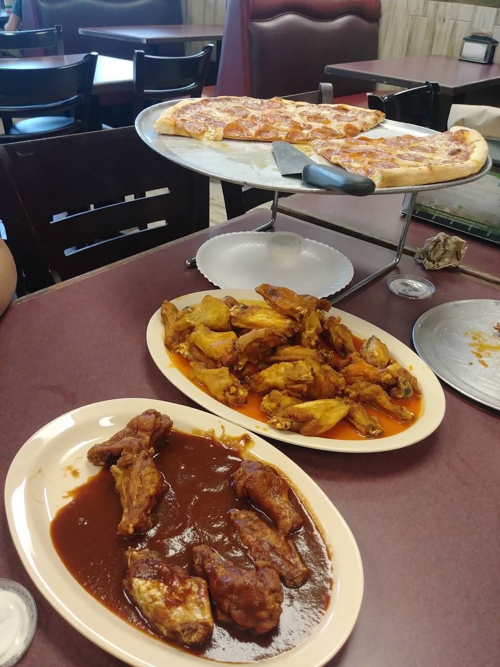 Luckys Pizza | restaurant | 15508 W Bell Rd, Surprise, AZ 85374, USA | 6235842203 OR +1 623-584-2203